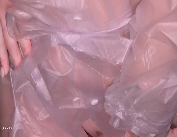 content/Lucy/Lucy See-through Raincoat ASMR/4.jpg